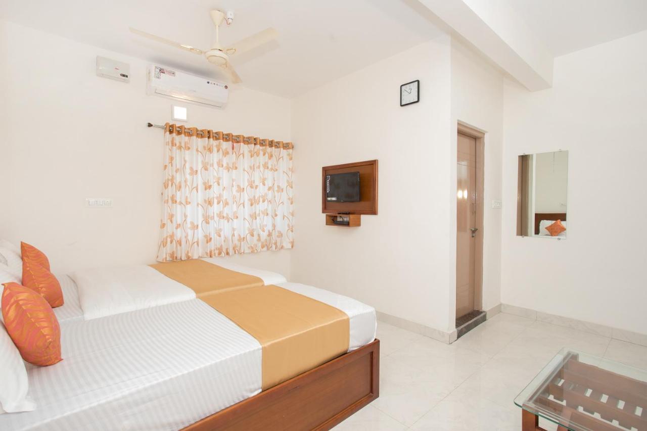 Oyo 11097 Hotel Grand Arabian Bangalore Esterno foto